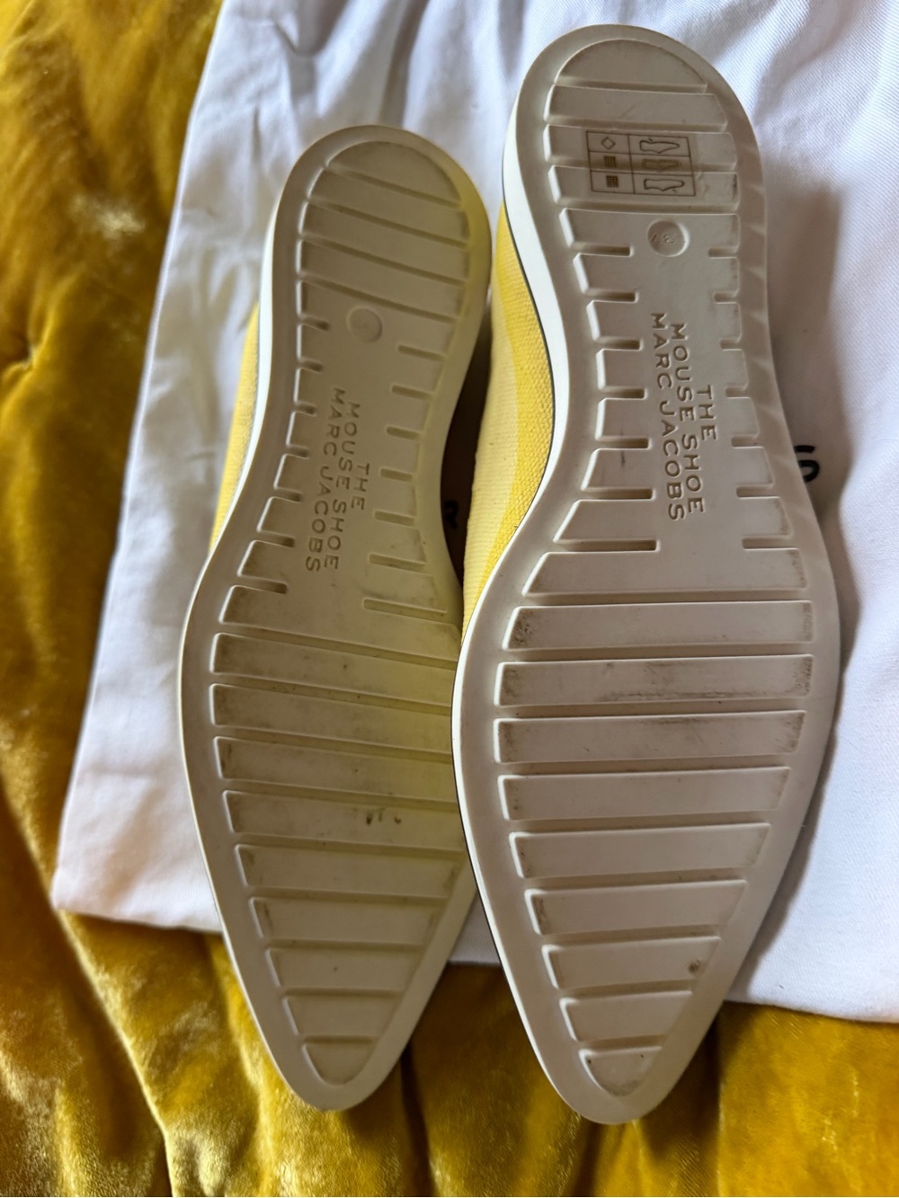 Marc Jacobs Yellow Pointed Toe Flats with Black Trim - Picture 4 of 5